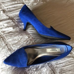 Simply Vera Blue Suede Pumps